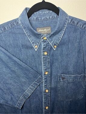 Vintage Eddie Bauer Mens Denim Blue Button Down Short Sleeve Shirt NWT Size L